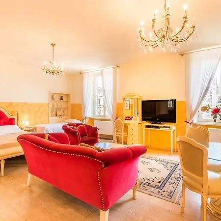 Apartment Glamour *